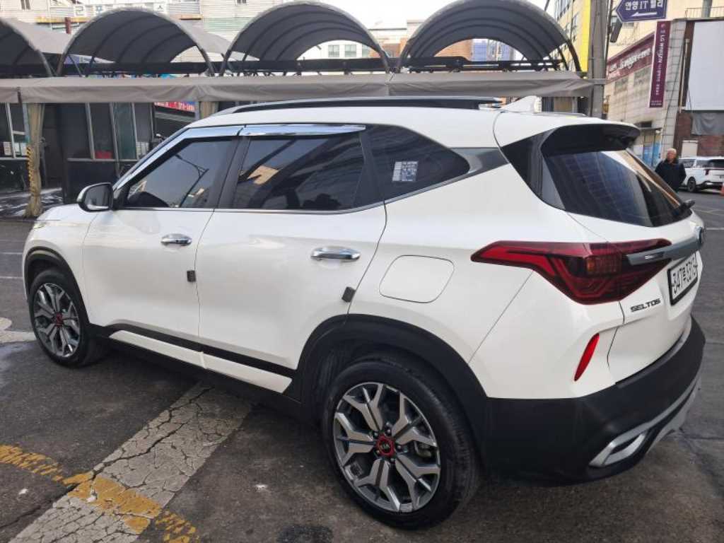 KIA Seltos - Vista 5