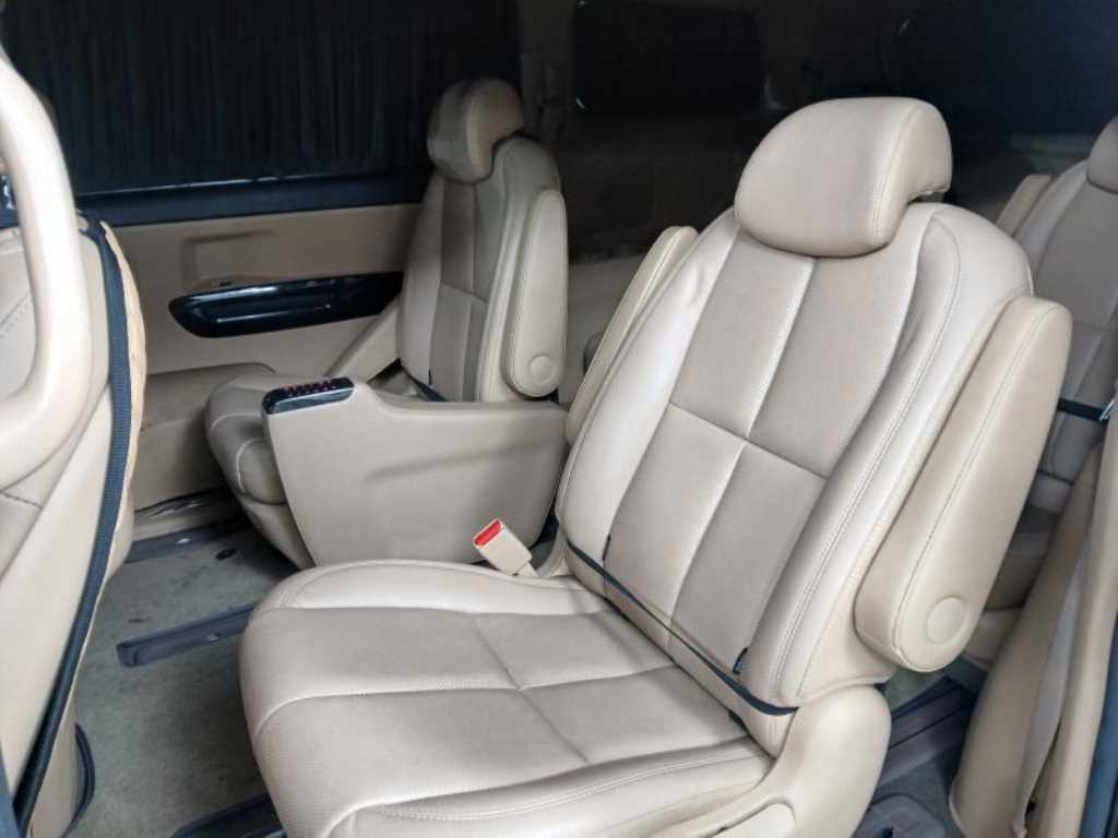 KIA Carnival - Vista 7
