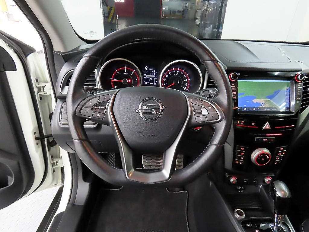 Ssangyong Tivoli - Vista 9