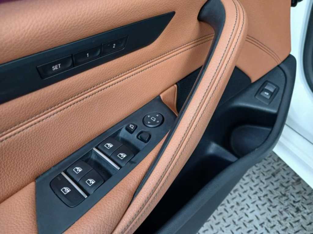 BMW 5 Series - Vista 7