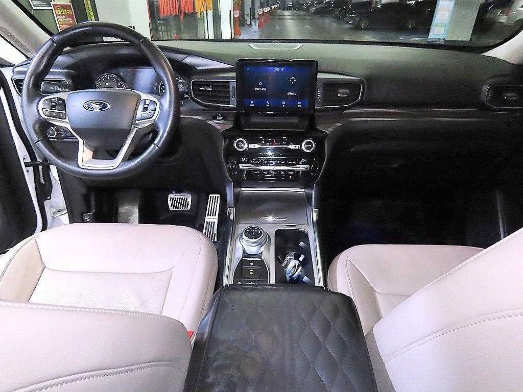 Ford Explorer - Vista 10