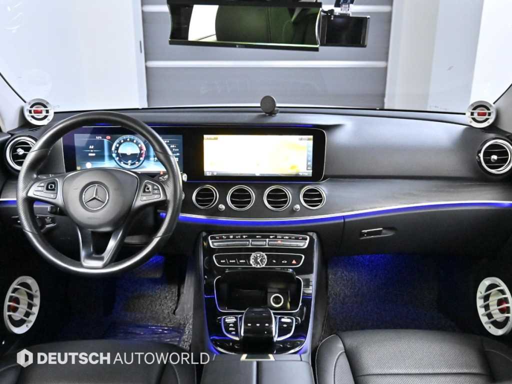 Mercedes Benz E class - Vista 8