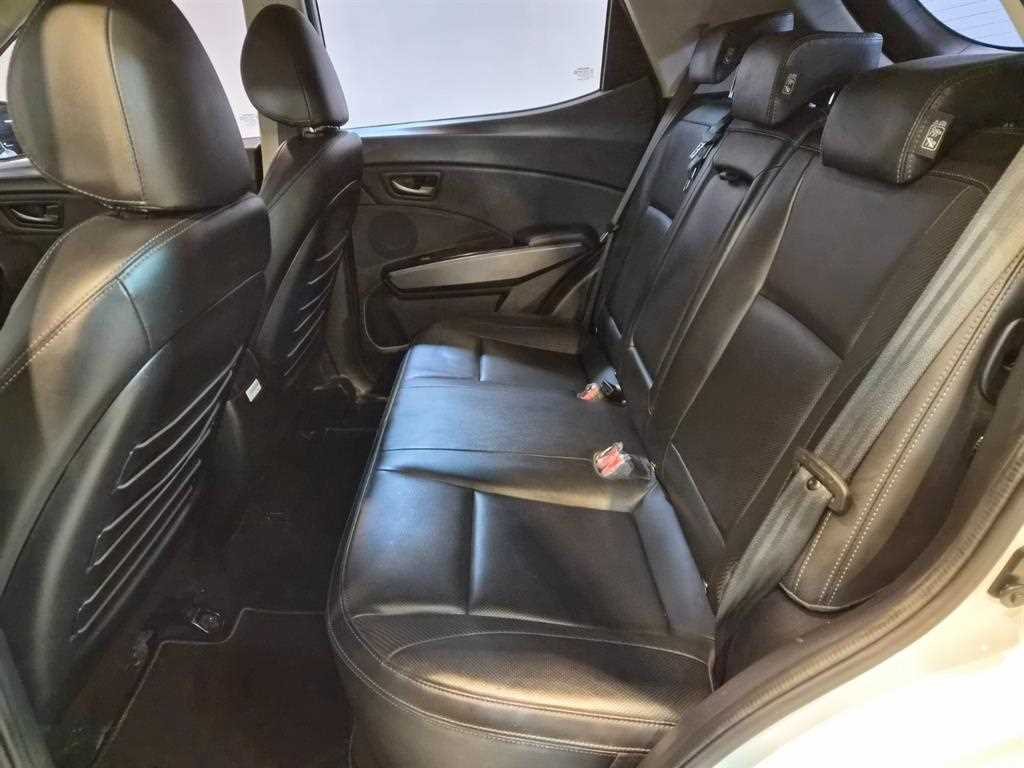 Ssangyong Tivoli - Vista 8