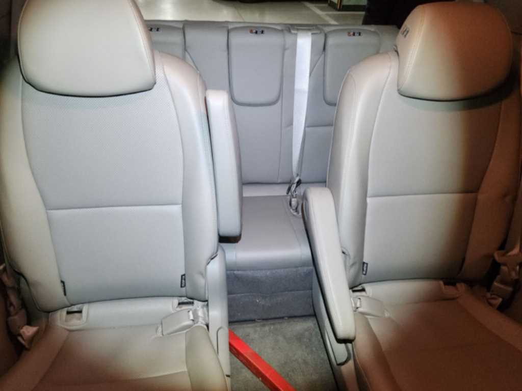 KIA Carnival - Vista 7