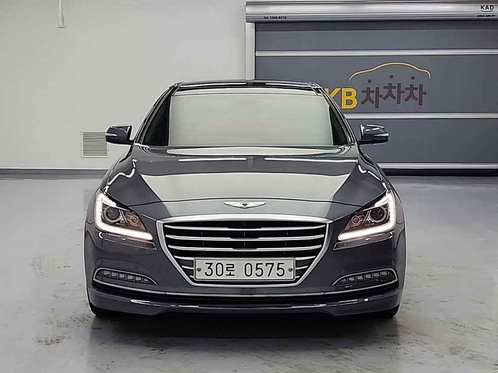 HYUNDAI Genesis - Vista 2