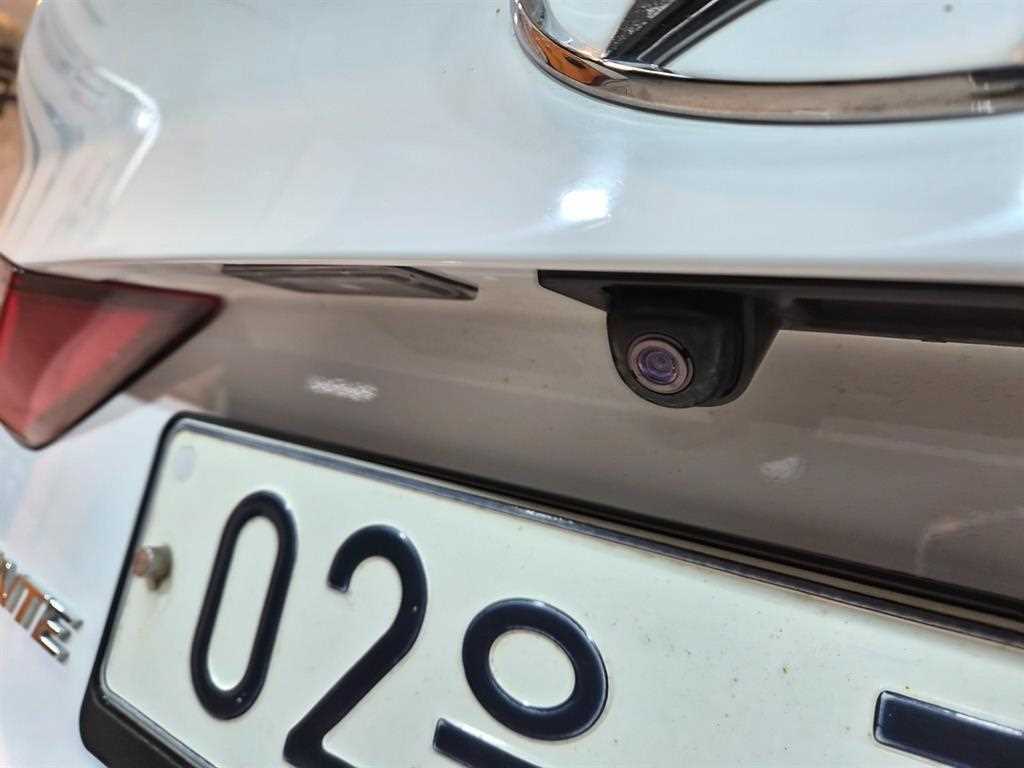 HYUNDAI Avante - Vista 5