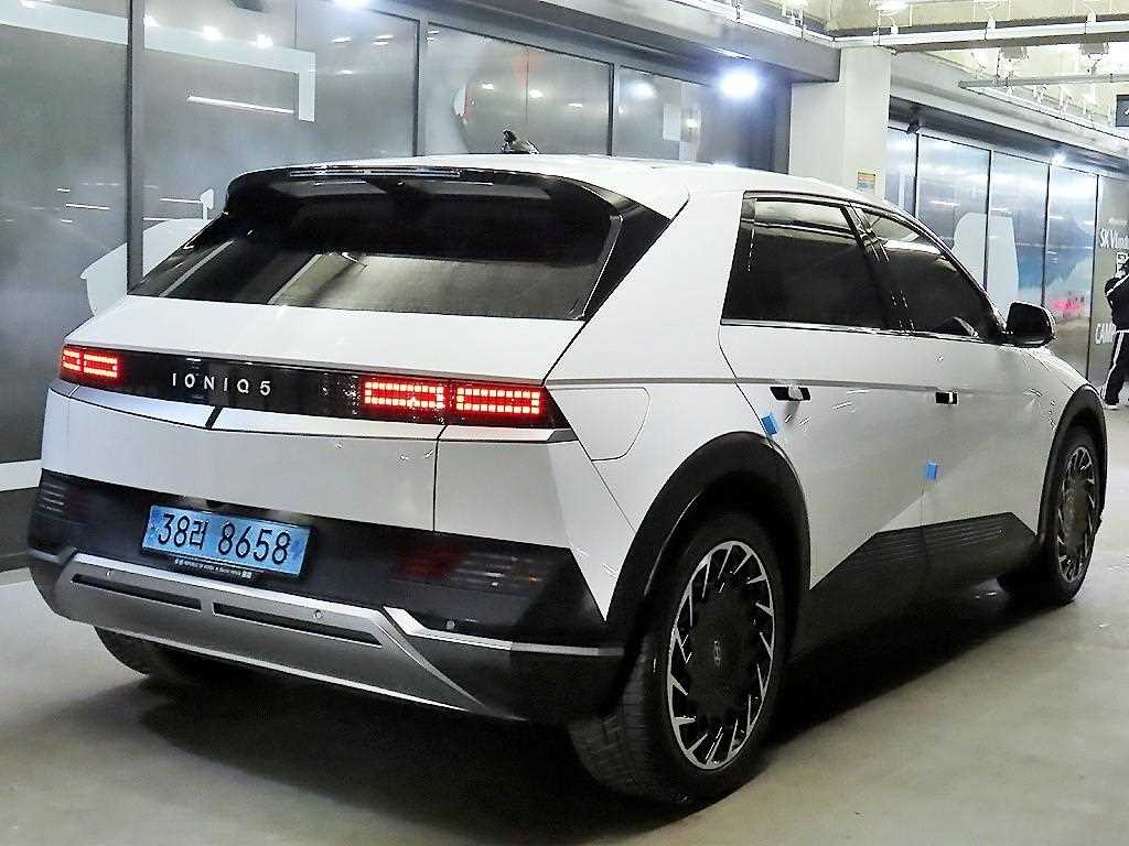 HYUNDAI Ioniq 5 - Vista 4