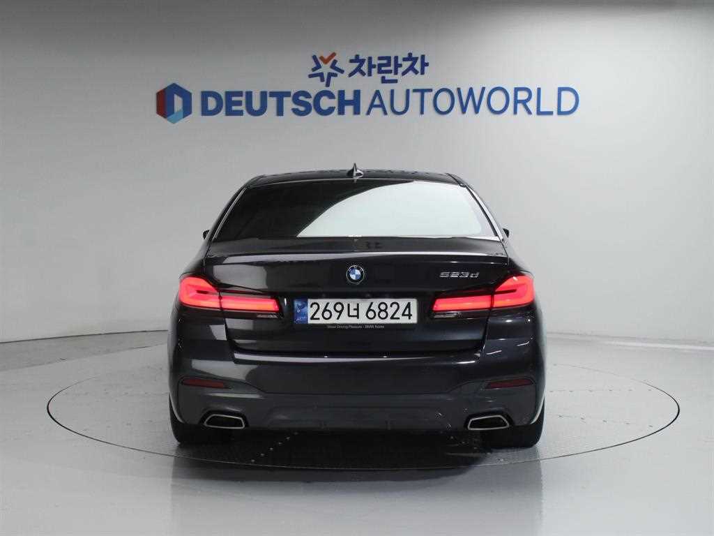 BMW 5 Series - Vista 4