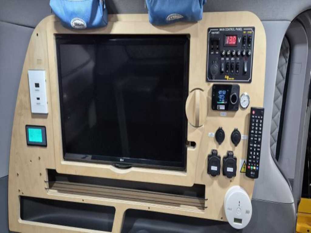 HYUNDAI Starex - Vista 5