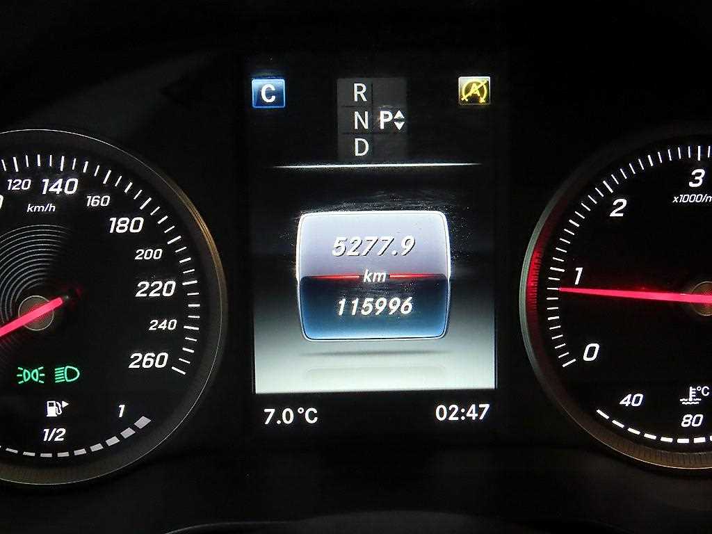 Mercedes Benz C Class - Vista 9