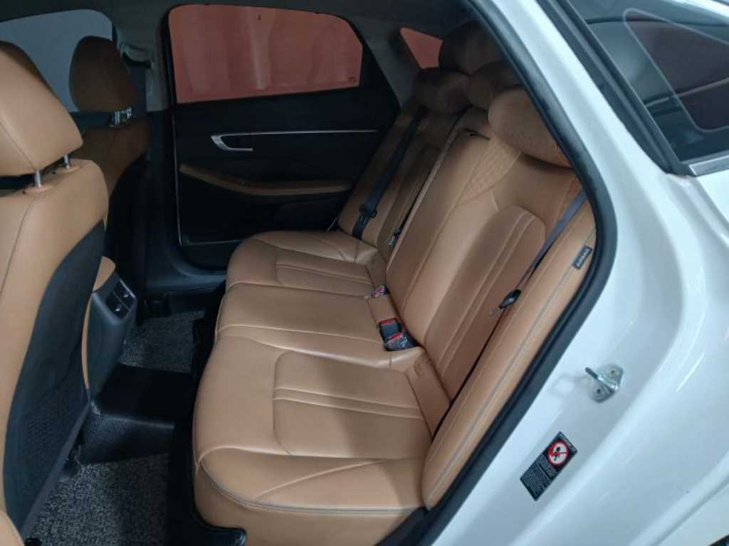 HYUNDAI Sonata - Vista 7