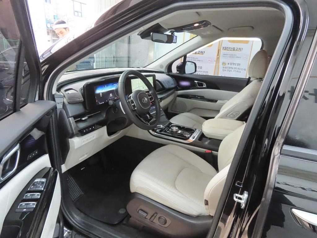 KIA Carnival - Vista 5
