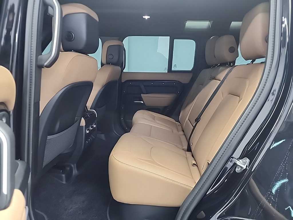 Land Rover Defender - Vista 12