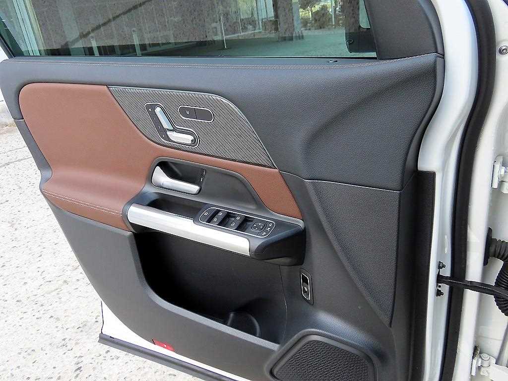 Mercedes Benz GLA Class - Vista 11