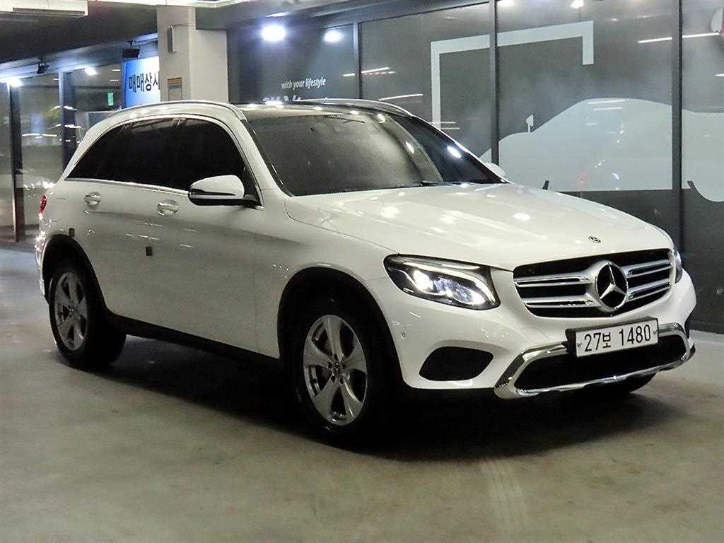 Mercedes Benz GLC Class 2018 Blanco - Importación desde Corea - HF Imports Iquique - Foto 1
