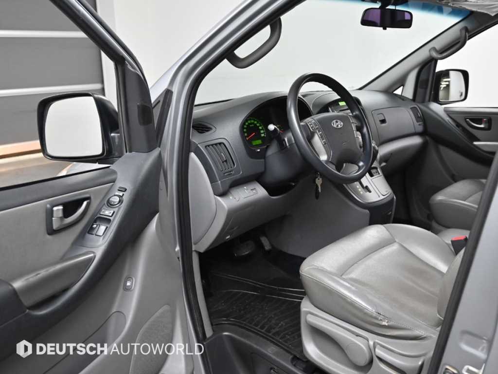 HYUNDAI Starex - Vista 11