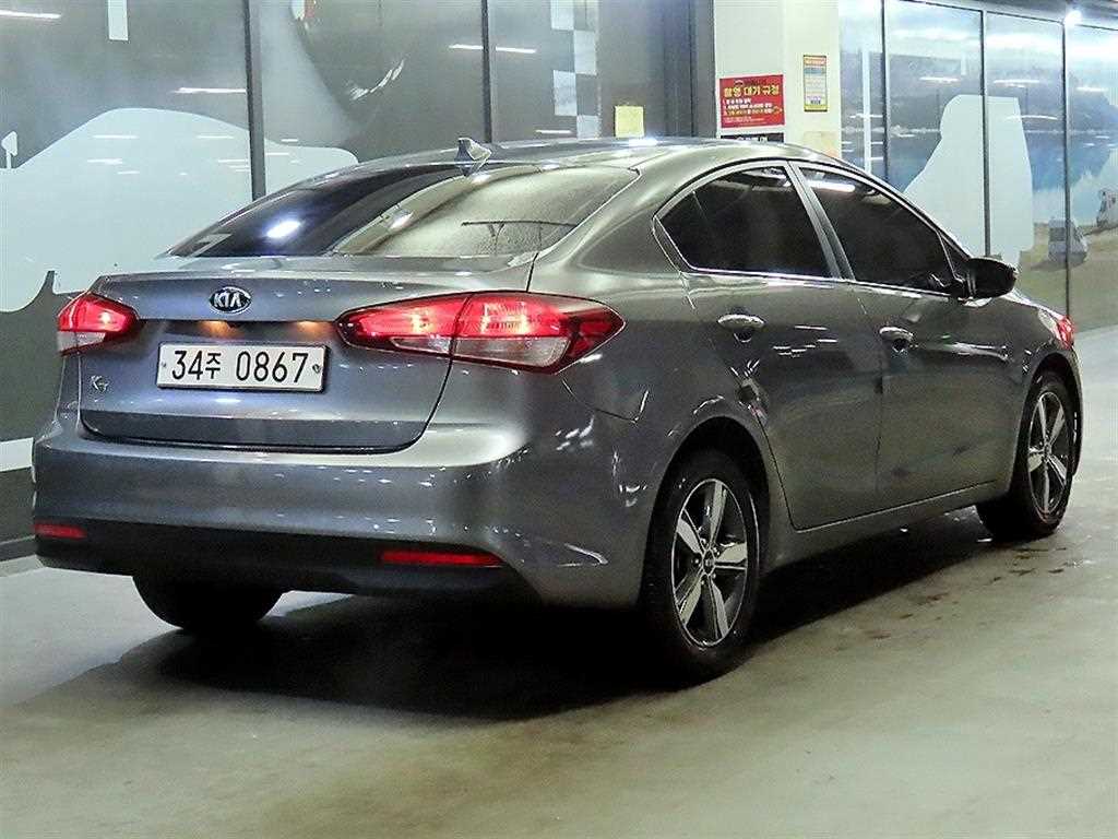KIA K3 - Vista 4