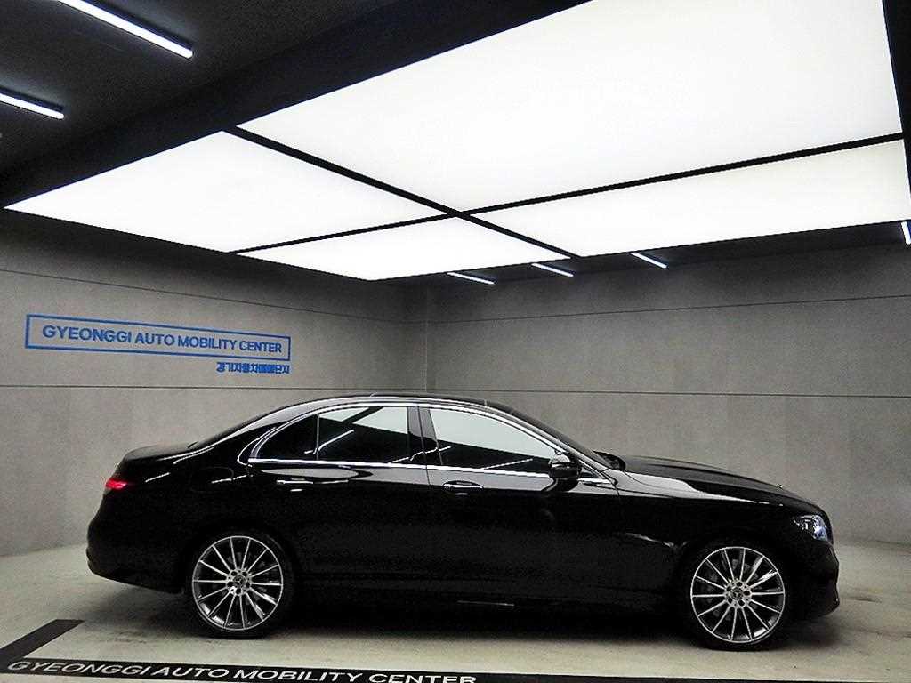 Mercedes Benz E class - Vista 2