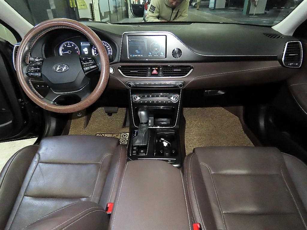 HYUNDAI Grandeur - Vista 10