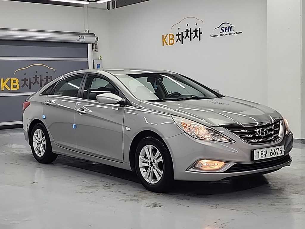 HYUNDAI Sonata - Vista 4