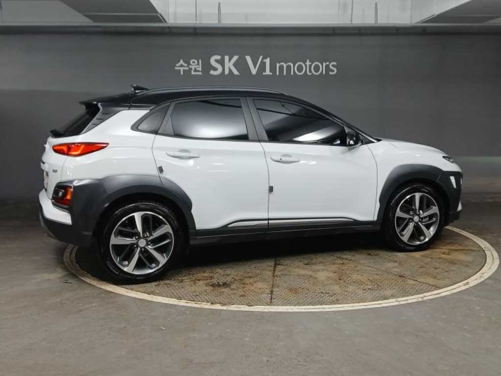HYUNDAI Kona - Vista 4