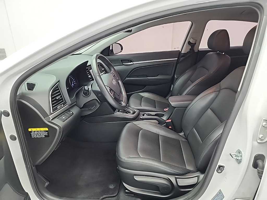 HYUNDAI Avante - Vista 11