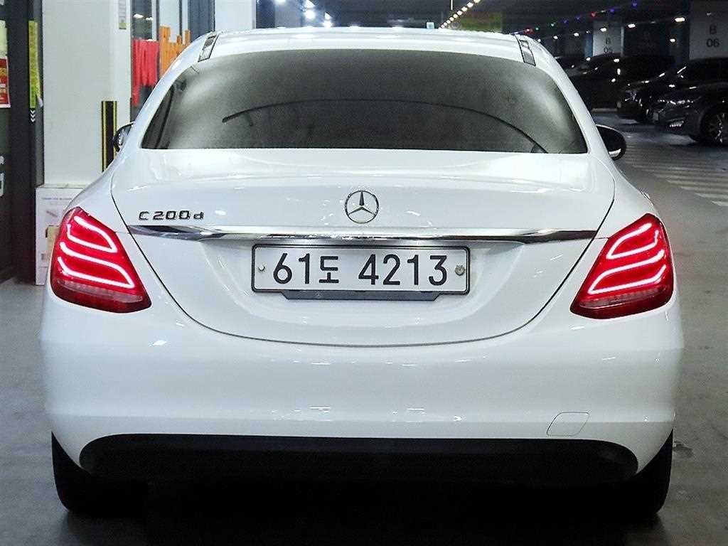 Mercedes Benz C Class - Vista 5