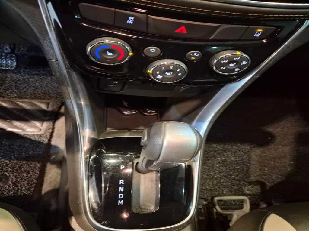 Chevrolet Trax 2019 Negro - Importación desde Corea - HF Imports Iquique - Foto 15