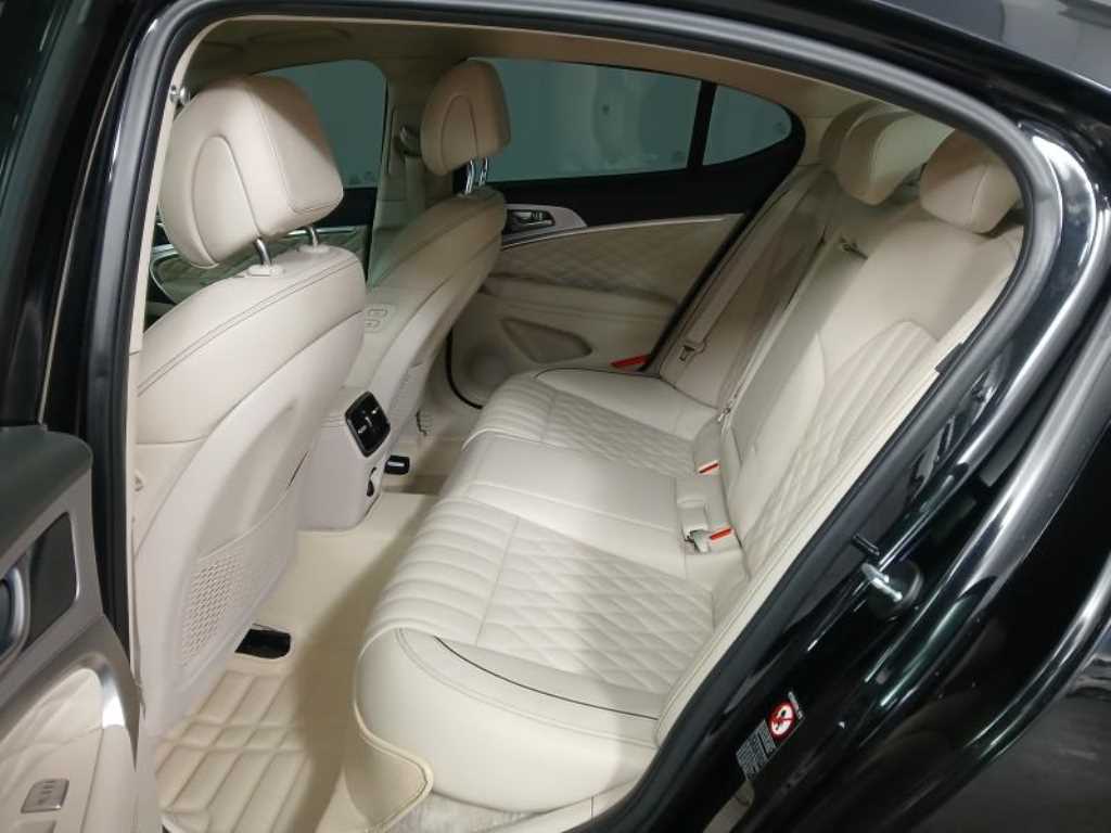 Genesis G70 - Vista 7