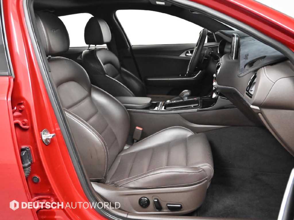 KIA Stinger - Vista 10