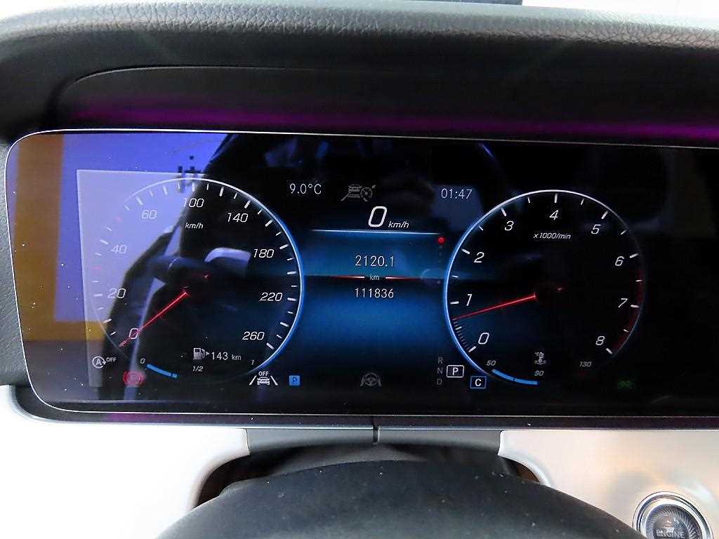 Mercedes Benz E class - Vista 8