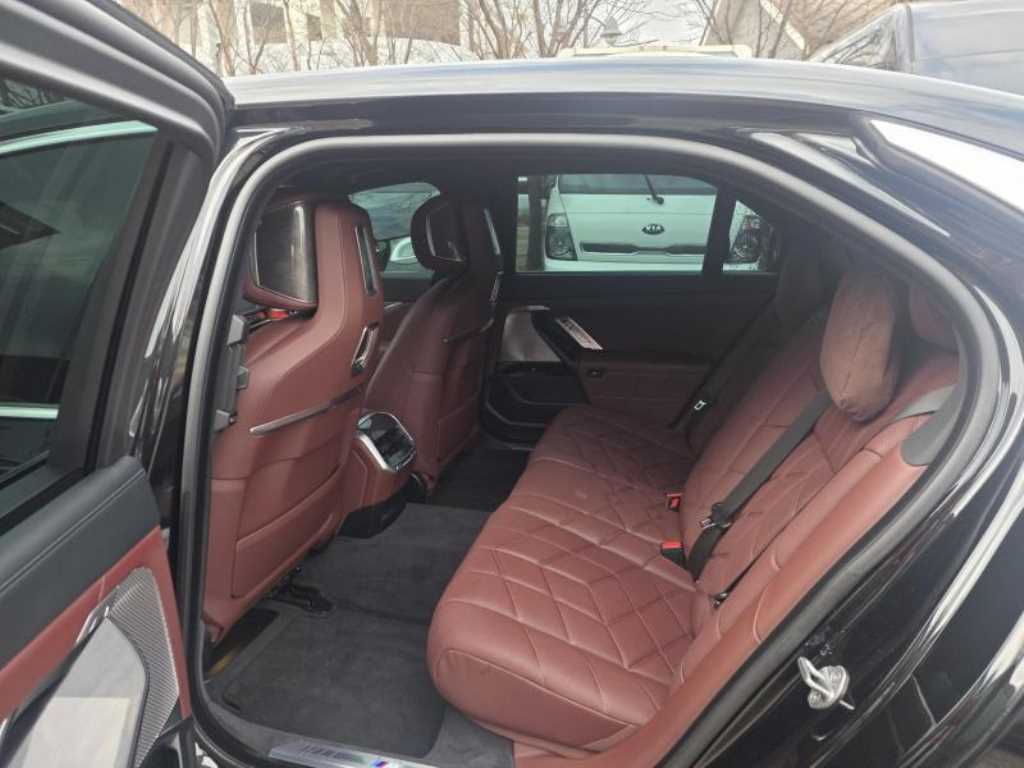 BMW 7 Series - Vista 6