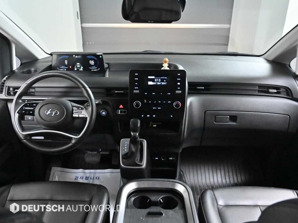 HYUNDAI Staria - Vista 7