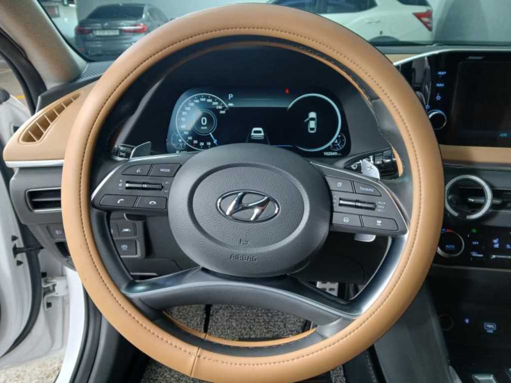 HYUNDAI Sonata - Vista 8