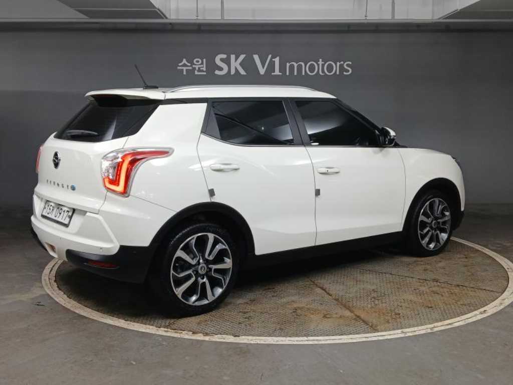 Ssangyong Tivoli - Vista 4