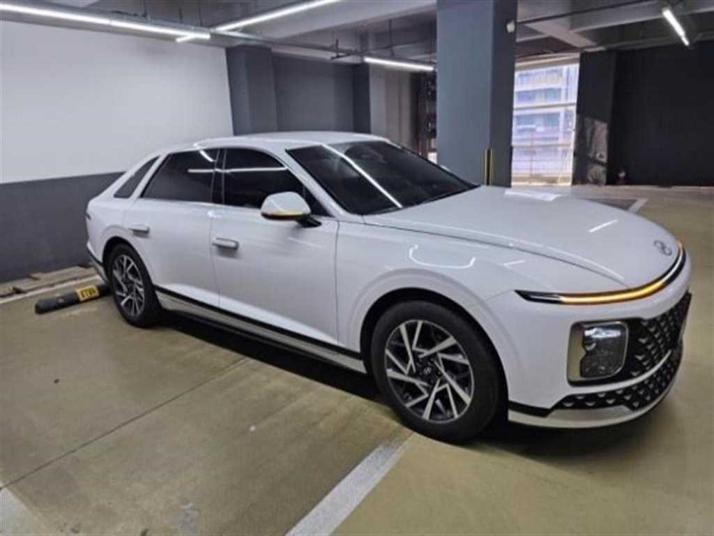 HYUNDAI Grandeur - Vista 3