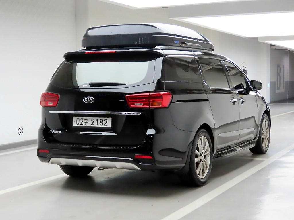 KIA Carnival - Vista 4