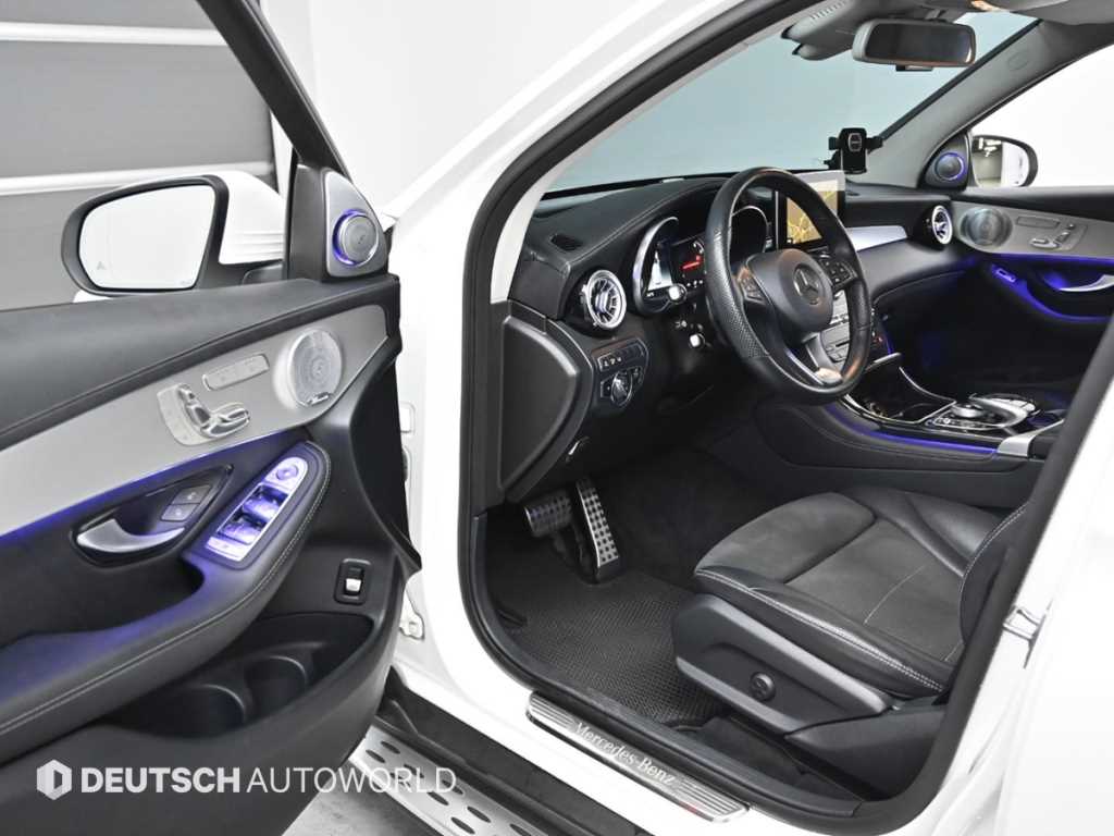 Mercedes Benz GLC Class - Vista 11