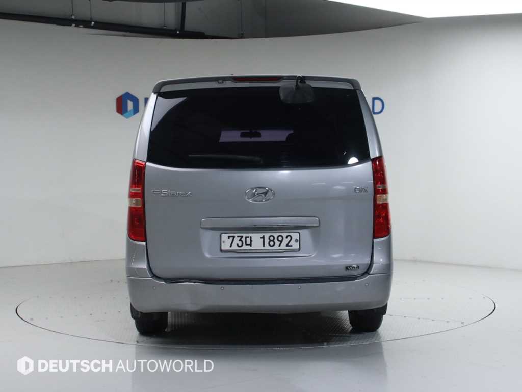 HYUNDAI Starex - Vista 4