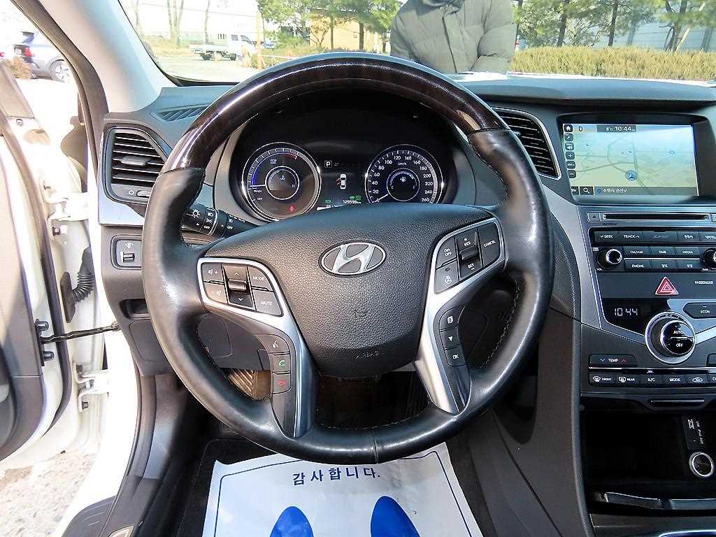 HYUNDAI Grandeur - Vista 8