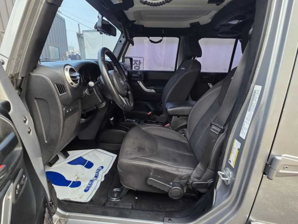 Jeep Wrangler - Vista 11