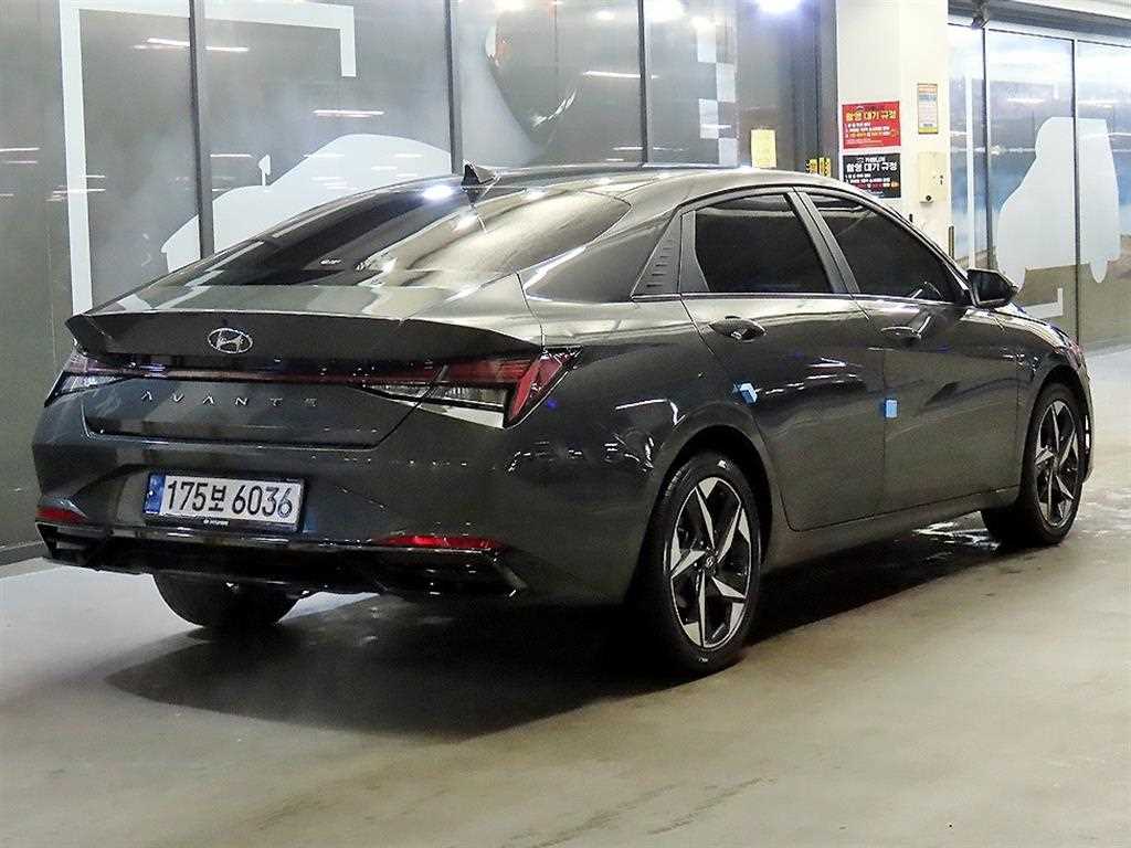 HYUNDAI Avante - Vista 4