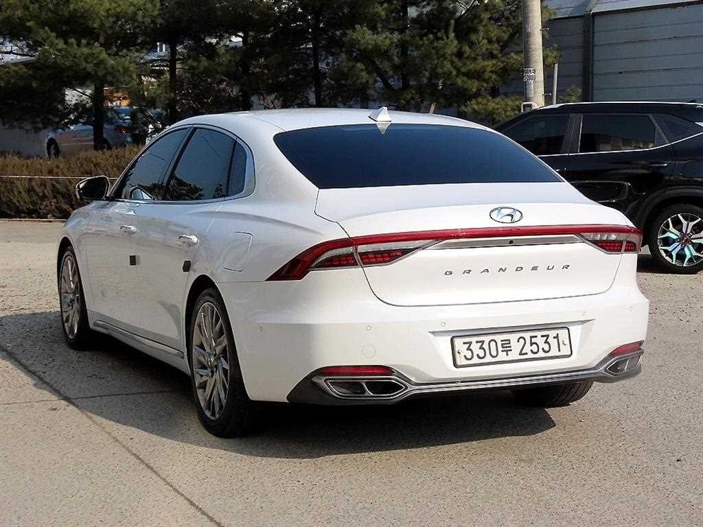 HYUNDAI Grandeur - Vista 3
