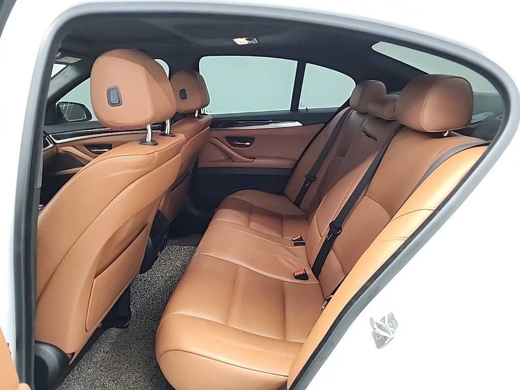 BMW 5 Series - Vista 11