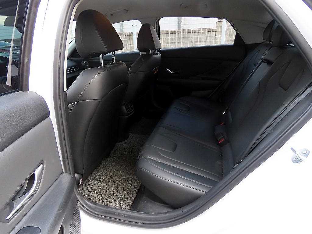 HYUNDAI Avante - Vista 6