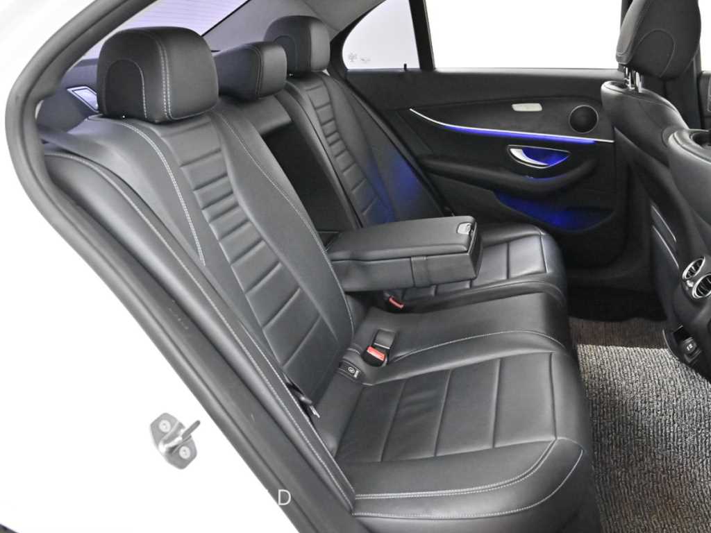 Mercedes Benz E class - Vista 12