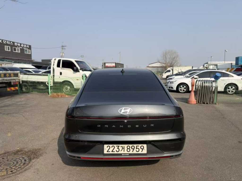 HYUNDAI Grandeur - Vista 3