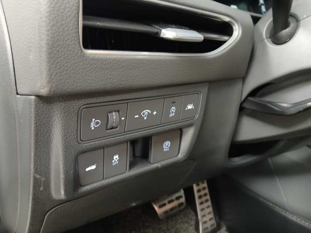 HYUNDAI Sonata - Vista 11