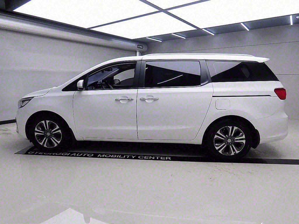 KIA Carnival - Vista 4