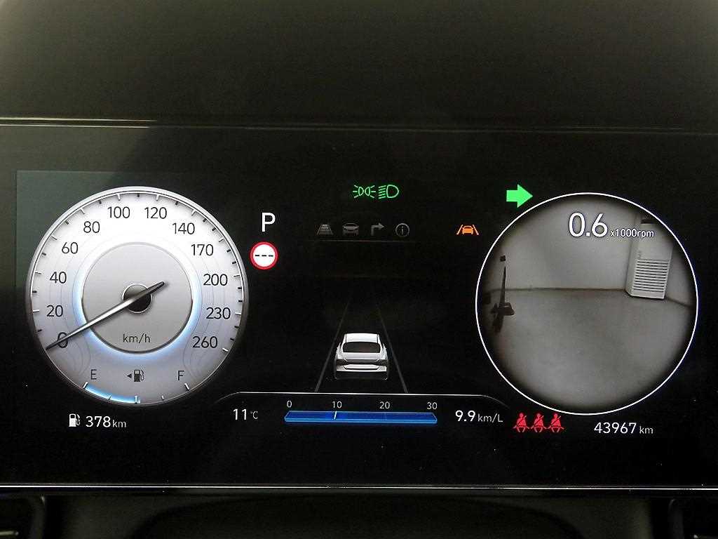 HYUNDAI Avante - Vista 10